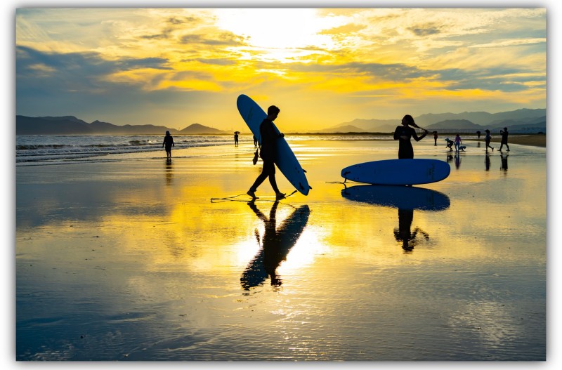 저녁 노을과 서퍼
