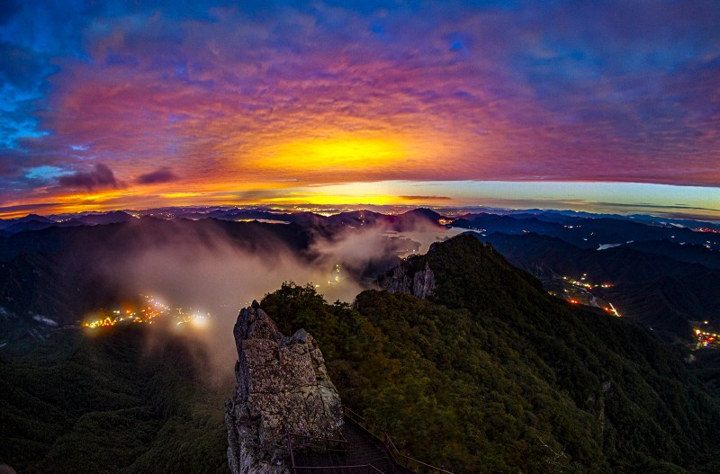 월악산 영봉에서