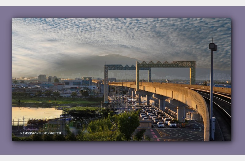 햇살이 스며드는 이른 아침