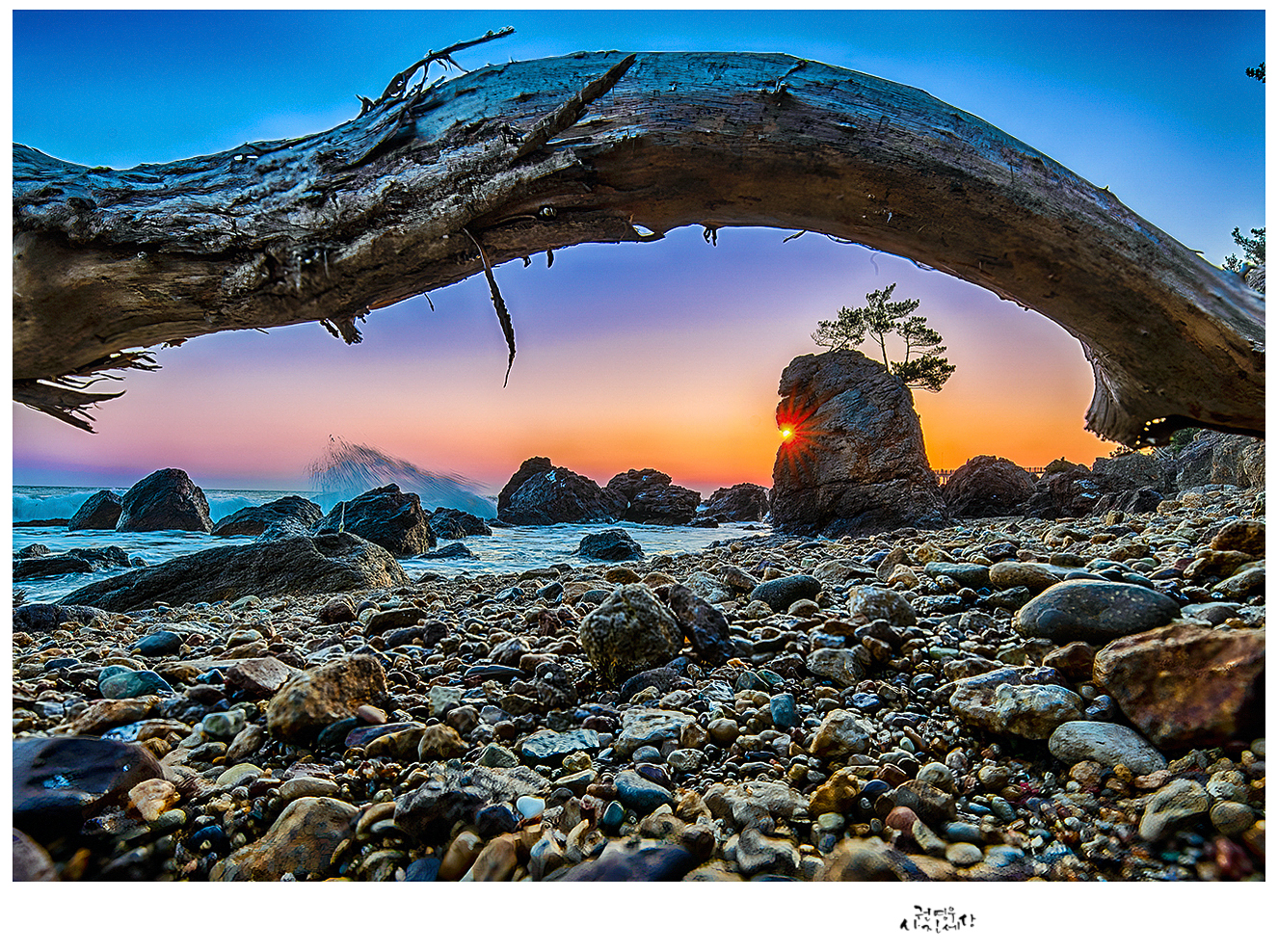 PHOTO BY Kwon Young Woo | NIKON D850 | 2024:01:27 07:33:29 | ISO-31 | 1/20 sec | f 9 | 15 mm | EV=-1.7 | ● WIDTH:1326 pixels  HEIGHT:988 pixels