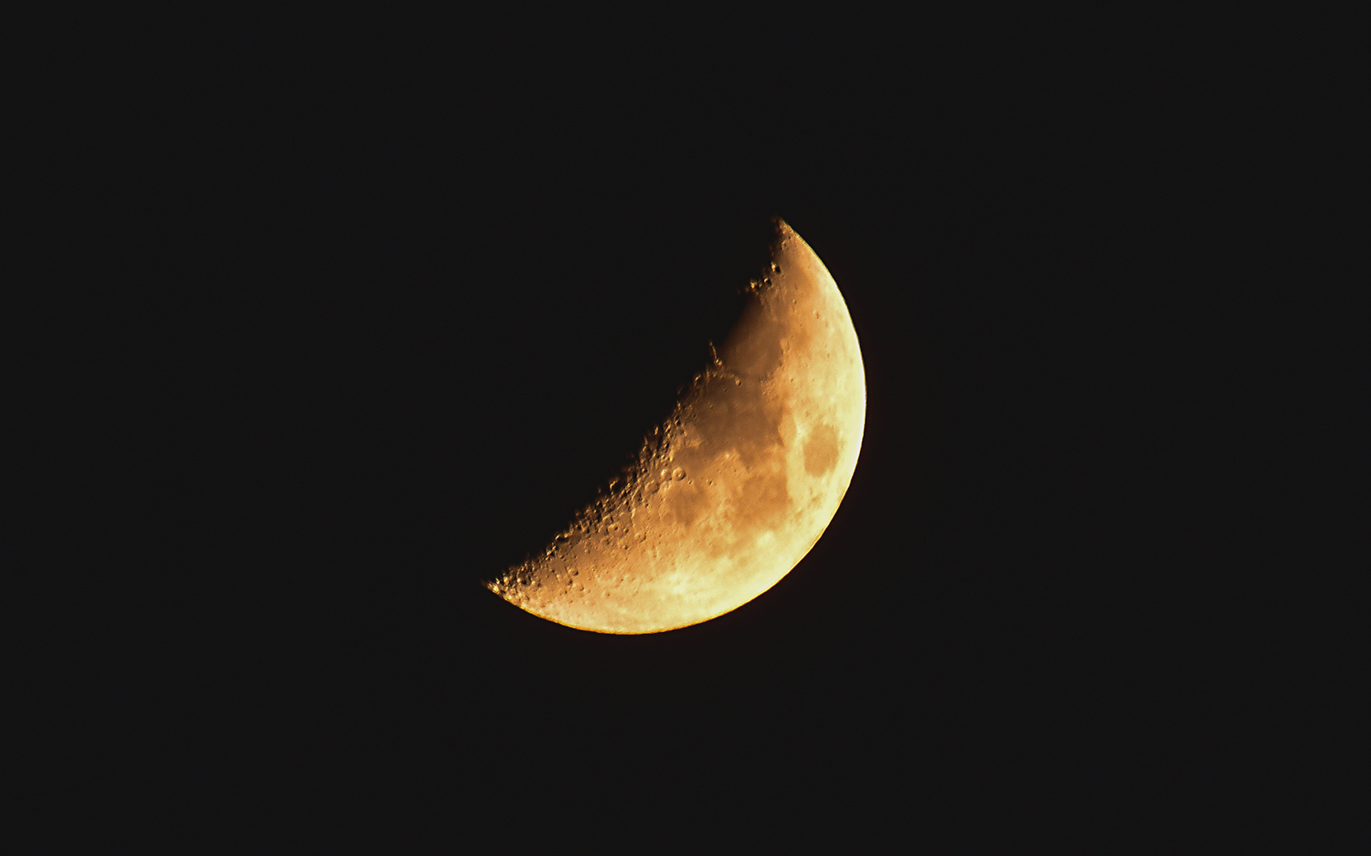 PHOTO BY ZENITHJin62 | NIKON D810 | 2024:05:15 00:25:49 | ISO-100 | 40/10 sec | f 16 | 600 mm | EV=-2 | ● WIDTH:1500 pixels  HEIGHT:937 pixels