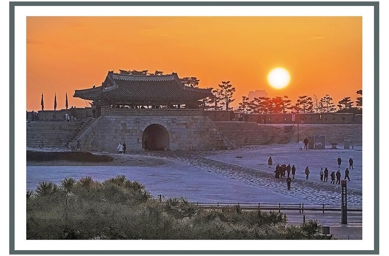 PHOTO BY  | ILCE-6500  | 2024:01:01 08:01:55  | ISO-400 | 1/250 sec | f 18 | 93.4 mm | EV=0 | ● WIDTH:1200 pixels  HEIGHT:822 pixels