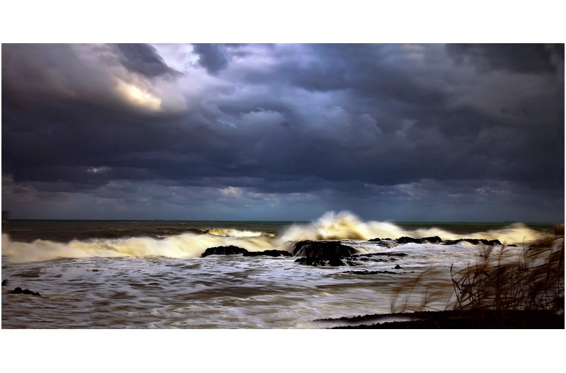 PHOTO BY  | Canon EOS 5D Mark II  | 2009:10:08 16:00:07  | ISO-100 | 1/2 sec | f 7.1 | 32 mm | EV=0 | ● WIDTH:1800 pixels  HEIGHT:914 pixels
