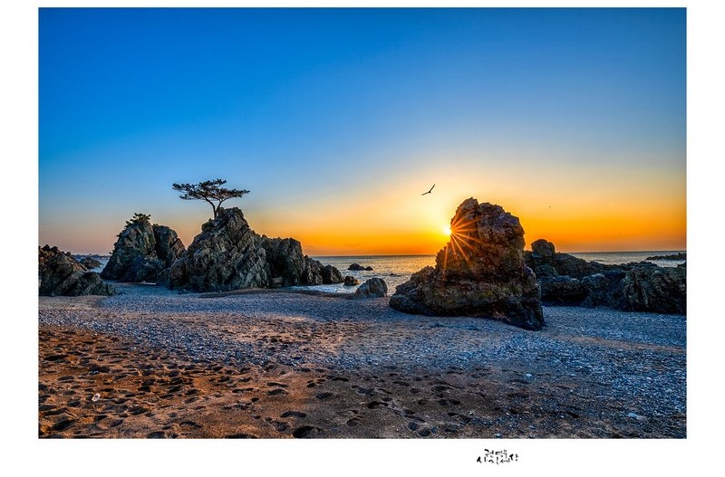 PHOTO BY Kwon Young Woo  | NIKON D850  | 2024:03:09 07:02:51  | ISO-100 | 1/160 sec | f 14 | 15 mm | EV=-1 | ● WIDTH:1326 pixels  HEIGHT:947 pixels