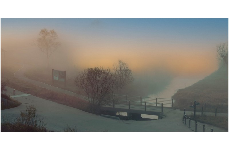 PHOTO BY HAN_JS  | NIKON Z 50  | 2024:04:01 06:49:04  | ISO-100 | 1/25 sec | f 16 | 39 mm | EV=0.3 | ● WIDTH:5416 pixels  HEIGHT:2712 pixels