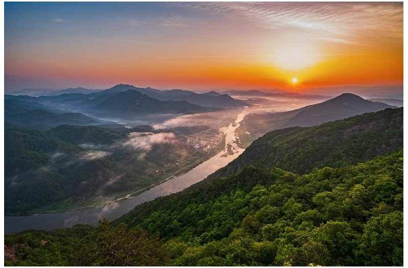 PHOTO BY  | NIKON Z 6_2  | 2024:05:04 05:47:24  | ISO-200 | 1/20 sec | f 16 | 16.5 mm | EV=-0.3 | ● WIDTH:1500 pixels  HEIGHT:998 pixels