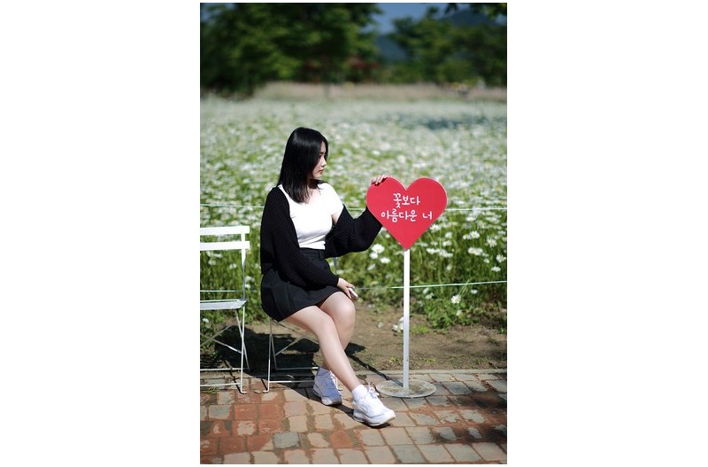 PHOTO BY  | Canon EOS 5D Mark III  | 2024:05:14 09:00:00  | ISO-50 | 1/6400 sec | f 1.4 | 85 mm | EV=0 | ● WIDTH:850 pixels  HEIGHT:1275 pixels