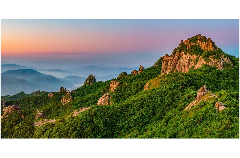 PHOTO BY MINKYUKIM  | Canon EOS 5D Mark III  | 2024:05:29 04:49:43  | ISO-200 | 1/2 sec | f 20 | 50 mm | EV=0 | ● WIDTH:1600 pixels  HEIGHT:800 pixels