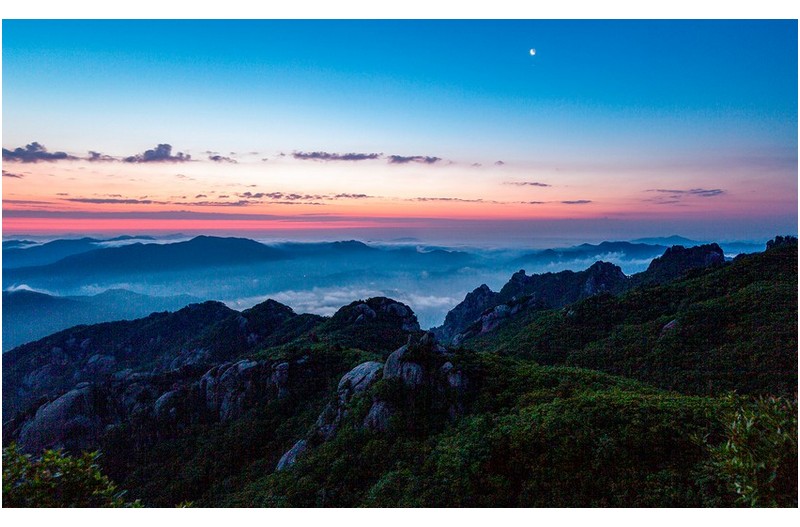 PHOTO BY MINKYUKIM  | Canon EOS 5D Mark III  | 2024:06:03 04:11:47  | ISO-200 | 2/1 sec | f 5.6 | 21 mm | EV=0 | ● WIDTH:1600 pixels  HEIGHT:983 pixels