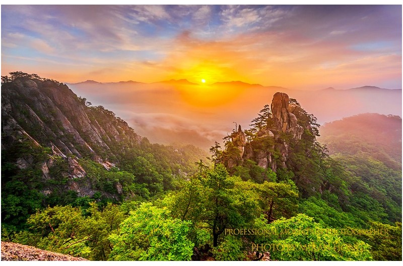 PHOTO BY HONG_MI_RAN  | NIKON Z 8  | 2023:06:09 05:22:31  | ISO-64 | 4/1 sec | f 14 | 14 mm | EV=0 | ● WIDTH:1366 pixels  HEIGHT:871 pixels