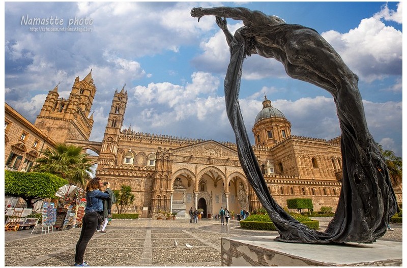 PHOTO BY LEE PILKOO  | Canon EOS 5D Mark IV  | 2024:04:24 17:21:31  | ISO-200 | 1/1000 sec | f 7.1 | 16 mm | EV=-0.3 | ● WIDTH:1200 pixels  HEIGHT:800 pixels