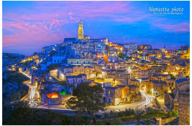 PHOTO BY LEE PILKOO  | Canon EOS 5D Mark IV  | 2024:04:28 03:32:27  | ISO-100 | 25/1 sec | f 13 | 35 mm | EV=-0.3 | ● WIDTH:1200 pixels  HEIGHT:800 pixels