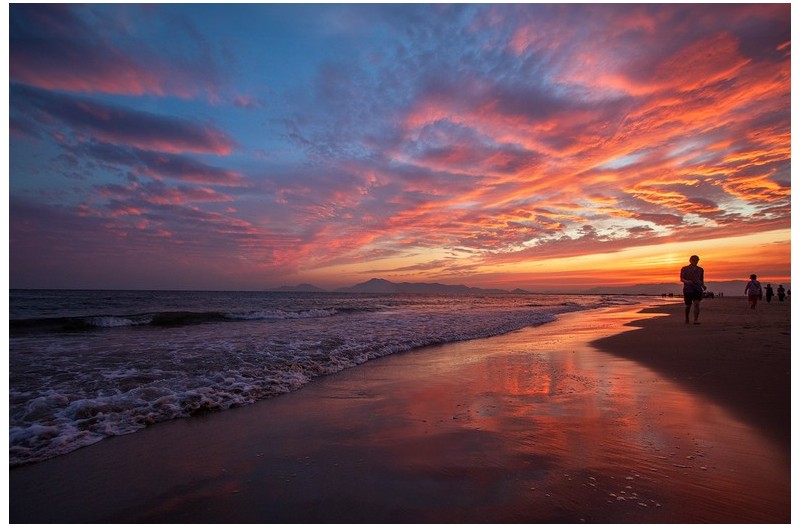 PHOTO BY  | Canon EOS 5D Mark IV  | 2024:06:17 19:46:49  | ISO-800 | 1/200 sec | f 6.3 | 16 mm | EV=0 | ● WIDTH:1500 pixels  HEIGHT:1000 pixels