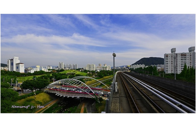 PHOTO BY HAN_JONGSOO  | NIKON Z fc  | 2024:06:19 17:46:59  | ISO-100 | 1/250 sec | f 9 | 12 mm | EV=-1.3 | ● WIDTH:1800 pixels  HEIGHT:918 pixels