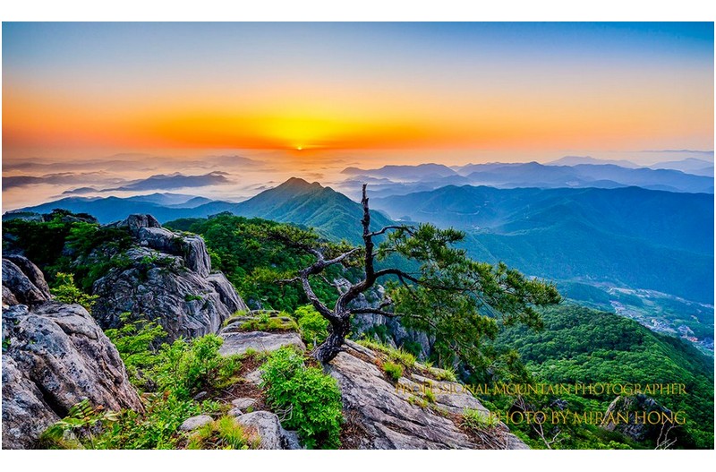 PHOTO BY HONG_MI_RAN  | NIKON Z 8  | 2023:05:19 05:24:02  | ISO-200 | 1/15 sec | f 13 | 14 mm | EV=0 | ● WIDTH:1366 pixels  HEIGHT:821 pixels