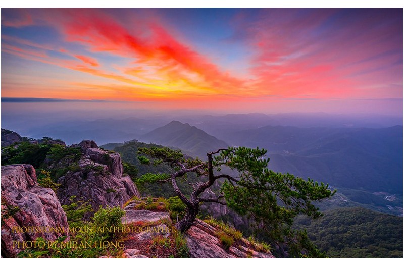 PHOTO BY HONG_MI_RAN  | NIKON Z 8  | 2023:06:29 05:04:04  | ISO-100 | 1/2 sec | f 11 | 15 mm | EV=0 | ● WIDTH:1366 pixels  HEIGHT:852 pixels