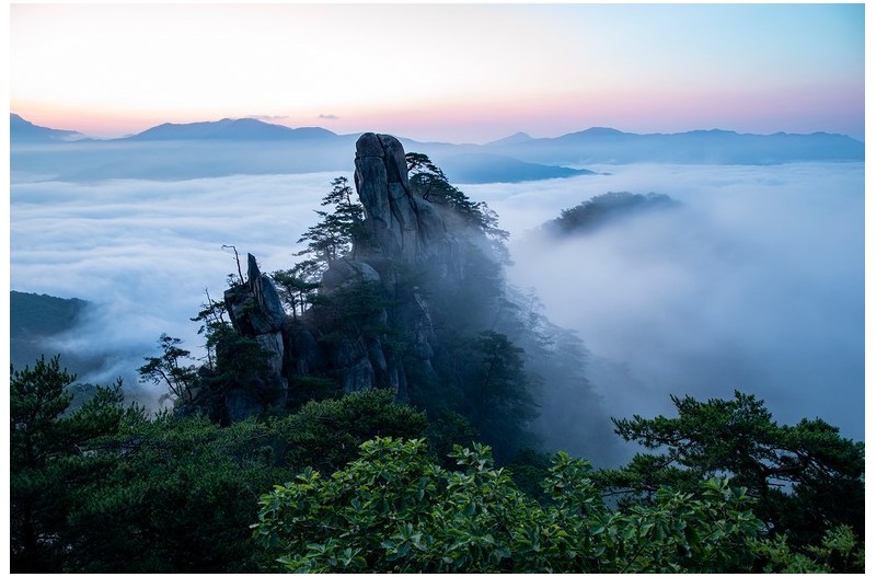 PHOTO BY  | Canon EOS 5D Mark IV  | 2024:07:11 04:53:52  | ISO-100 | 5/1 sec | f 5.6 | 24 mm | EV=0 | ● WIDTH:1600 pixels  HEIGHT:1067 pixels