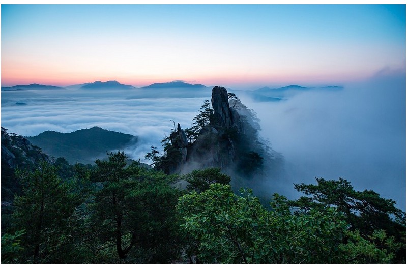 PHOTO BY MINKYUKIM  | Canon EOS 5D Mark III  | 2024:07:11 04:24:40  | ISO-200 | 25/10 sec | f 5.6 | 16 mm | EV=0 | ● WIDTH:1600 pixels  HEIGHT:1027 pixels