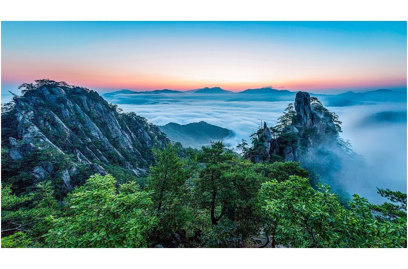 PHOTO BY MINKYUKIM  | Canon EOS 5D Mark III  | 2024:07:11 04:25:46  | ISO-200 | 25/10 sec | f 5.6 | 16 mm | EV=0 | ● WIDTH:1600 pixels  HEIGHT:895 pixels