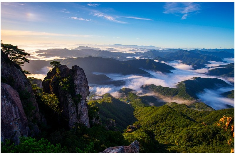 PHOTO BY  | NIKON D850  | 2024:07:25 06:15:26  | ISO-100 | 1/320 sec | f 8 | 20 mm | EV=-2.3 | ● WIDTH:1400 pixels  HEIGHT:902 pixels
