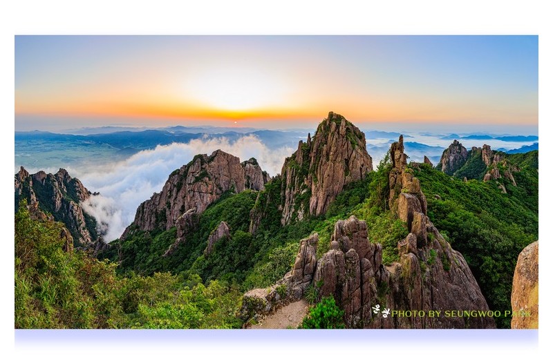 PHOTO BY PARK SEUNGWOO  | Canon EOS 5D Mark IV  | 2024:08:03 06:10:42  | ISO-200 | 1/25 sec | f 8 | 24 mm | EV=0 | ● WIDTH:2400 pixels  HEIGHT:1650 pixels