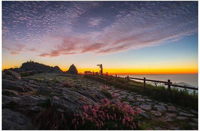 PHOTO BY  | NIKON D850  | 2024:08:12 04:51:39  | ISO-100 | 29/1 sec | f 8 | 17 mm | EV=-2 | ● WIDTH:1400 pixels  HEIGHT:928 pixels