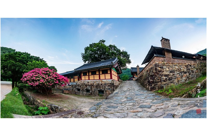 PHOTO BY  | Canon EOS 5D Mark IV  | 2024:08:02 05:51:26  | ISO-100 | 1/4 sec | f 9 | 20 mm | EV=0 | ● WIDTH:1800 pixels  HEIGHT:879 pixels
