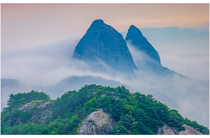 PHOTO BY  | NIKON D850  | 2024:08:27 07:24:08  | ISO-100 | 1/100 sec | f 11 | 120 mm | EV=-0.7 | ● WIDTH:1400 pixels  HEIGHT:884 pixels