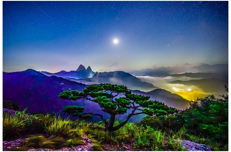 PHOTO BY  | NIKON Z 7_2  | 2024:08:31 04:11:50  | ISO-1000 | 30/1 sec | f 4 | 20.5 mm | EV=-4 | ● WIDTH:  HEIGHT: