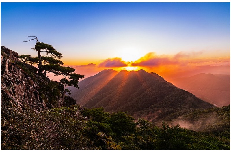 PHOTO BY JHG  | Canon EOS 5D Mark IV  | 2024:08:30 06:06:15  | ISO-50 | 6/10 sec | f 13 | 20 mm | EV=0 | ● WIDTH:1700 pixels  HEIGHT:1091 pixels