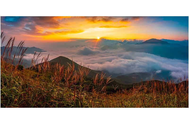 PHOTO BY  | NIKON D810  | 2024:09:09 06:32:34  | ISO-100 | 1/250 sec | f 11 | 17 mm | EV=-2.7 | ● WIDTH:1400 pixels  HEIGHT:685 pixels