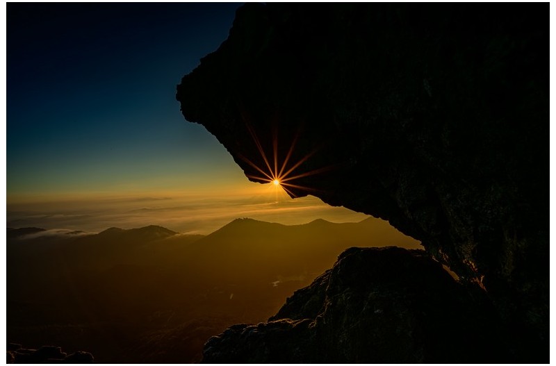 PHOTO BY  | NIKON Z 7_2  | 2024:09:18 06:31:03  | ISO-200 | 1/80 sec | f 22 | 17 mm | EV=-1 | ● WIDTH:3000 pixels  HEIGHT:2000 pixels
