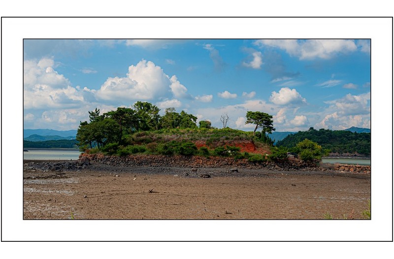   | PHOTO BY :   |