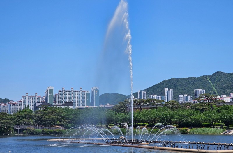 연지공원